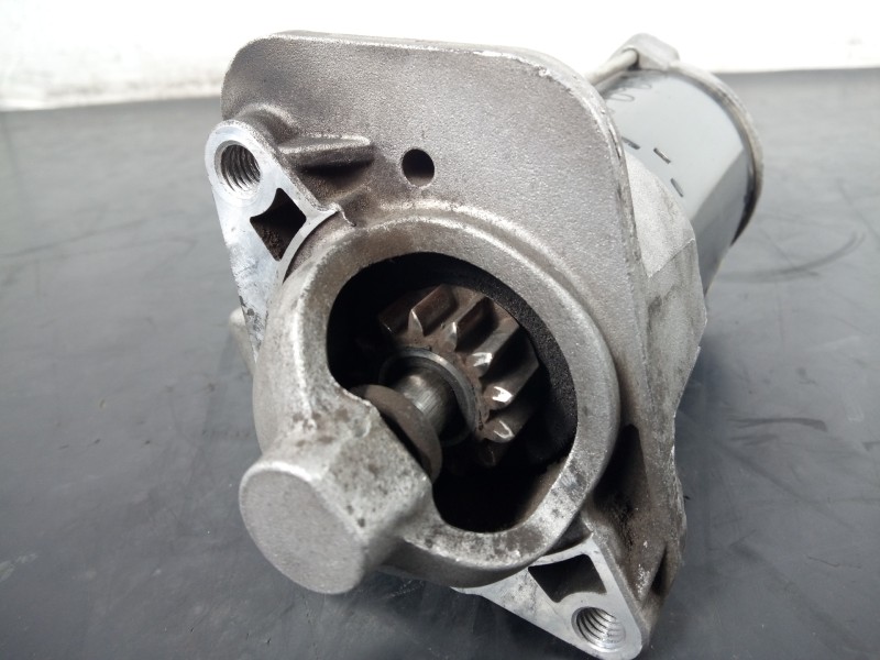Recambio de motor arranque para dacia sandero stepway referencia OEM IAM 233007689R AT0389A P3-B7-12-3