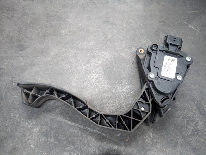 Recambio de pedal acelerador para dacia sandero stepway referencia OEM IAM 180022703R 6PV00997803 