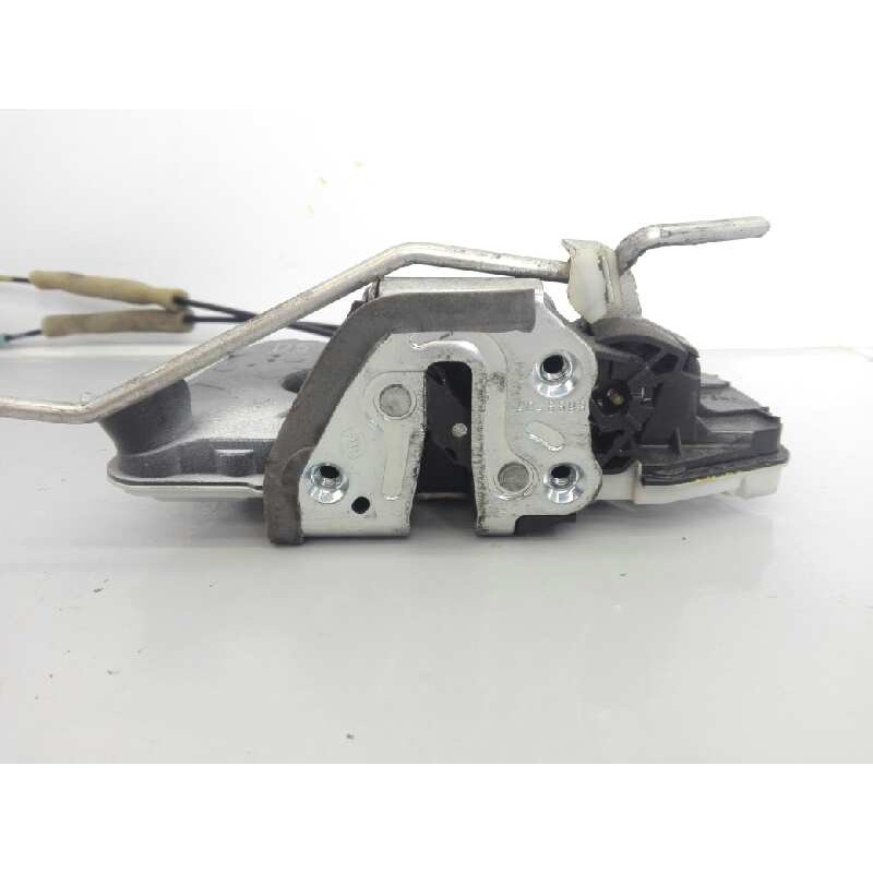 Recambio de cerradura puerta delantera derecha para toyota prius+ eco referencia OEM IAM D55073016  E2-B4-15-1