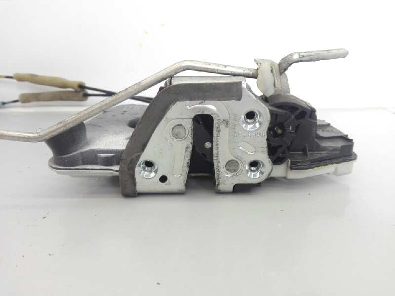 Recambio de cerradura puerta delantera derecha para toyota prius+ eco referencia OEM IAM D55073016  E2-B4-15-1