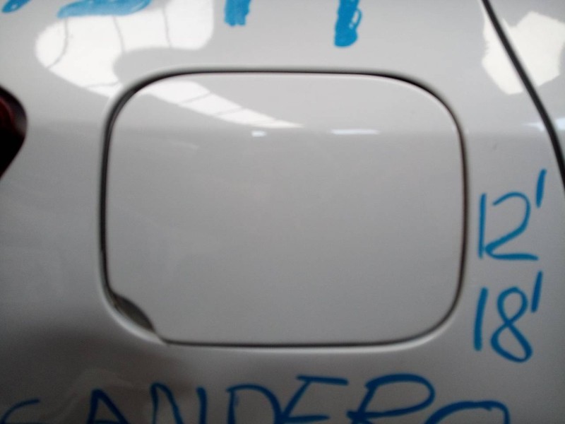 Recambio de tapa exterior combustible para dacia sandero stepway referencia OEM IAM   