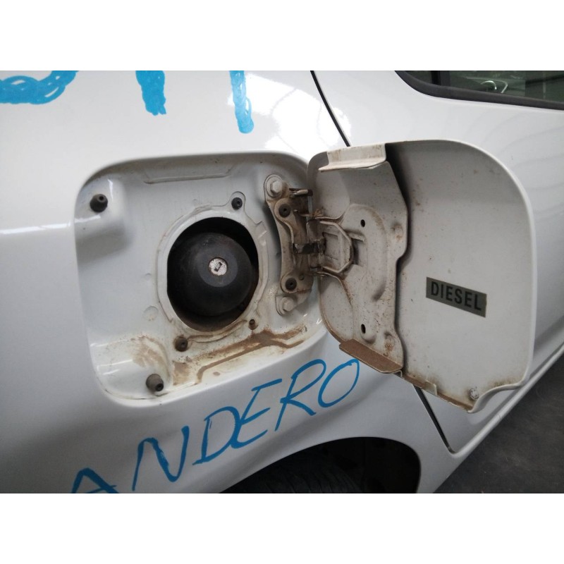 Recambio de tapa exterior combustible para dacia sandero stepway referencia OEM IAM   