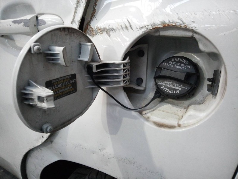 Recambio de tapa exterior combustible para kia rio concept referencia OEM IAM   