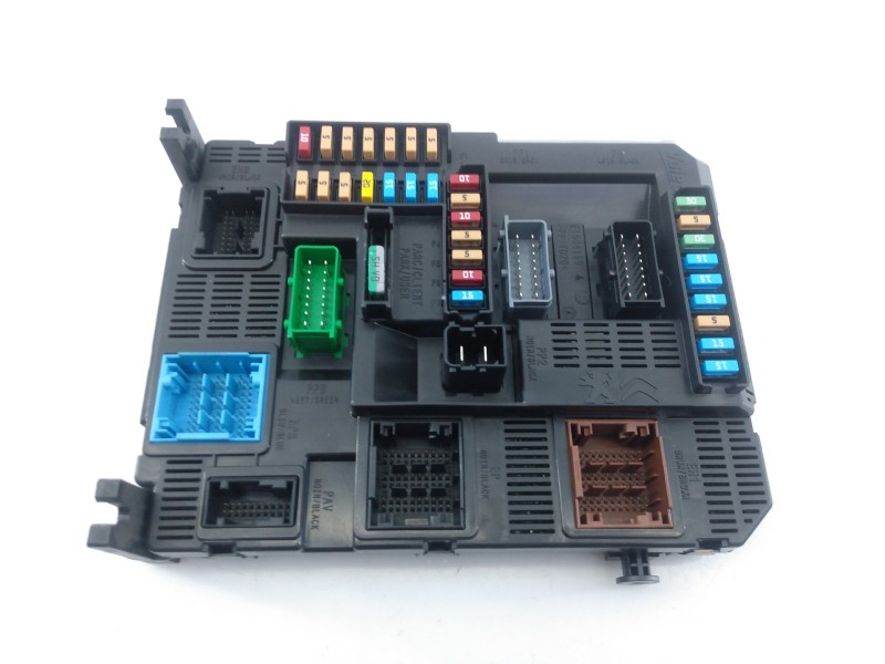 Recambio de caja reles / fusibles para peugeot 208 (p2) allure referencia OEM IAM 9879850080  E3-B2-45-2