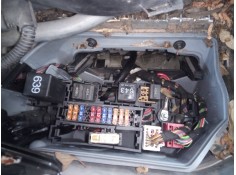 CAJA RELES / FUSIBLES 