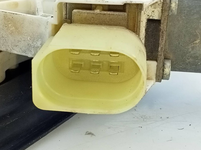 Recambio de elevalunas delantero derecho para bmw serie 3 touring (e91) 318d referencia OEM IAM 0130822227  E1-A3-52-1