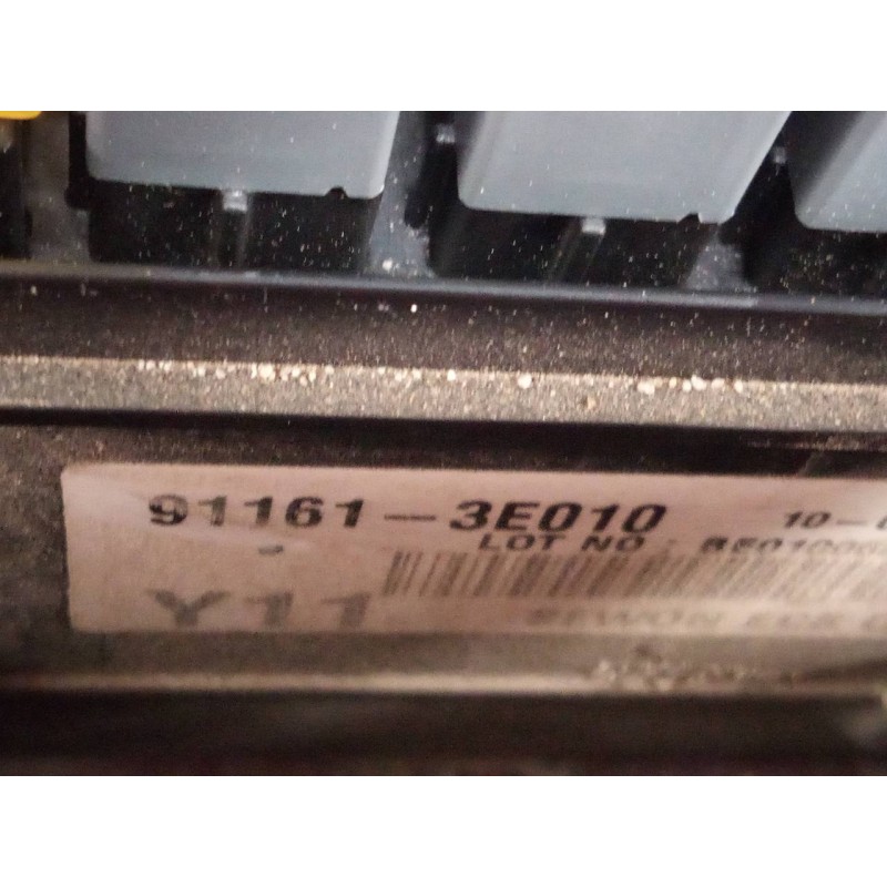 Recambio de caja reles / fusibles para kia sorento 2.5 crdi concept referencia OEM IAM 911613E010  