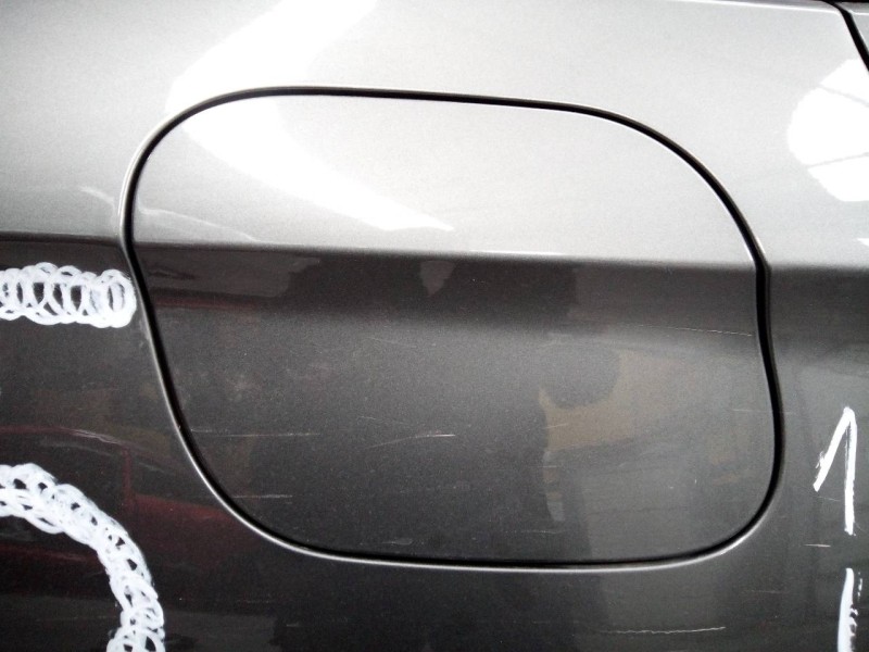 Recambio de tapa exterior combustible para opel astra k sports tourer dynamic referencia OEM IAM   