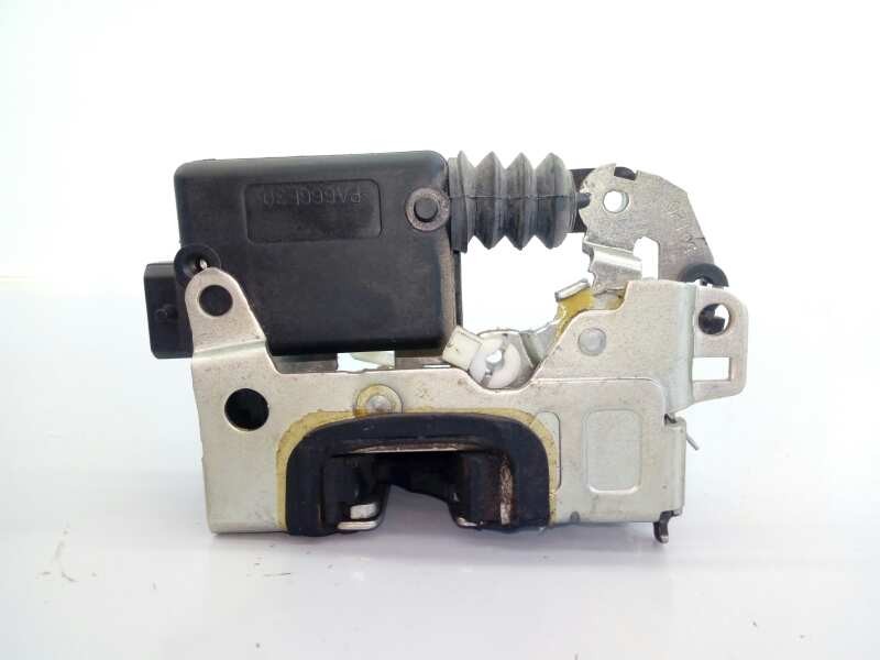 Recambio de cerradura puerta trasera derecha para dacia duster laureate 4x2 referencia OEM IAM   E1-A1-8-3