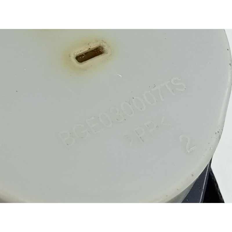 Recambio de cinturon seguridad trasero derecho para ford ranger (tke) doble cabina 4x4 wildtrak referencia OEM IAM   E2-B3-54-2