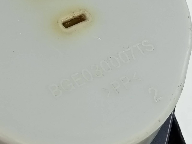 Recambio de cinturon seguridad trasero derecho para ford ranger (tke) doble cabina 4x4 wildtrak referencia OEM IAM   E2-B3-54-2