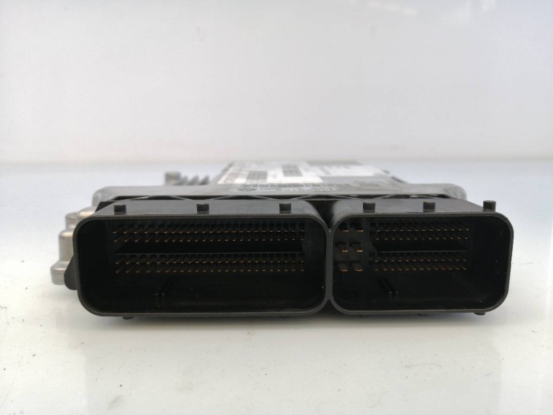 Recambio de centralita motor uce para bmw serie 3 touring (e91) 318d referencia OEM IAM 031592118 7807086 E3-A3-8-4