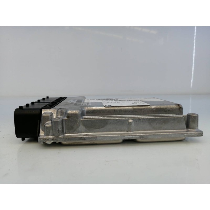 Recambio de centralita motor uce para bmw serie 3 touring (e91) 318d referencia OEM IAM 031592118 7807086 E3-A3-8-4