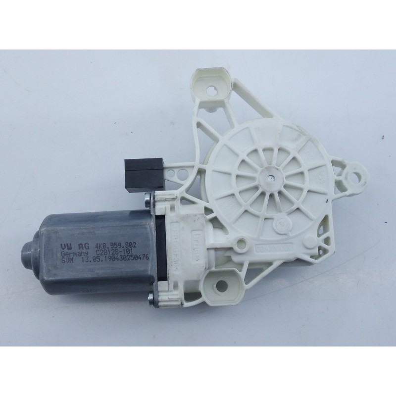 Recambio de motor elevalunas delantero derecho para volkswagen golf vii lim. (bq1) sport referencia OEM IAM 4K0959802 C28128101 