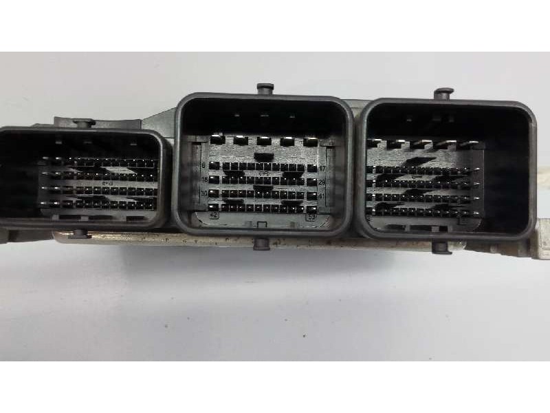 Recambio de centralita motor uce para peugeot 208 access referencia OEM IAM 9807886180 0281030545 E3-B2-43-3