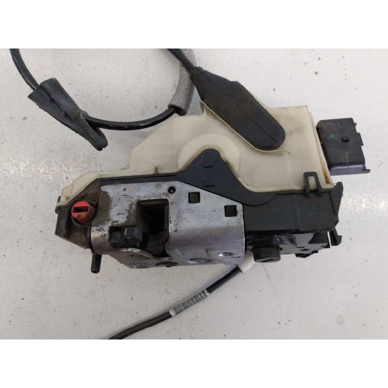 Recambio de cerradura puerta trasera izquierda para peugeot 208 access referencia OEM IAM 9688080880  E1-A4-40-1