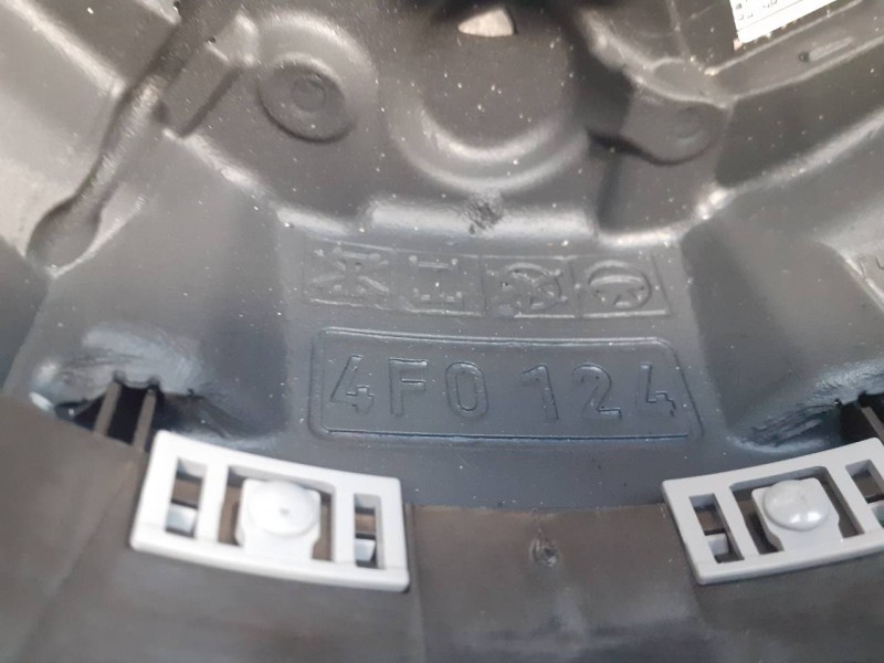 Recambio de volante para audi a6 berlina (4f2) 3.0 tdi quattro referencia OEM IAM   E1-B6-43-1