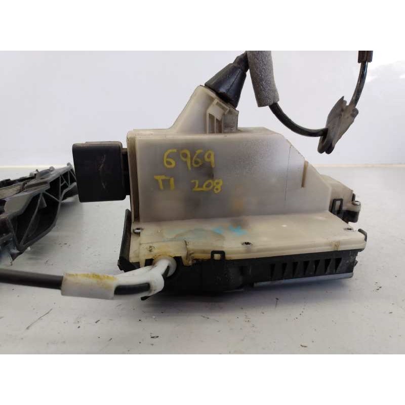 Recambio de cerradura puerta trasera izquierda para peugeot 208 access referencia OEM IAM 9688080880  E1-A4-40-1