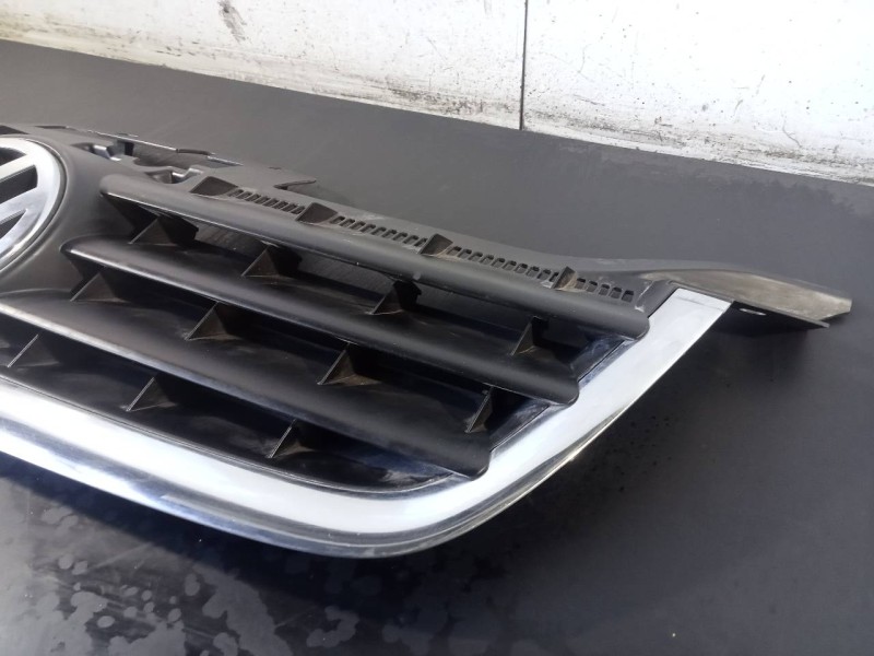 Recambio de rejilla delantera para volkswagen touran (1t1) advance referencia OEM IAM 1T0853651  P2-A2-18