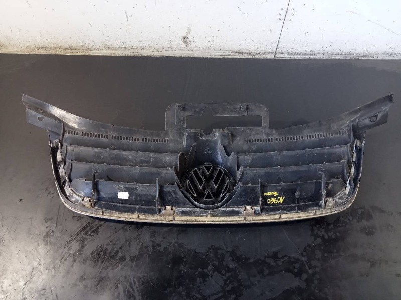 Recambio de rejilla delantera para volkswagen touran (1t1) advance referencia OEM IAM 1T0853651  P2-A2-18