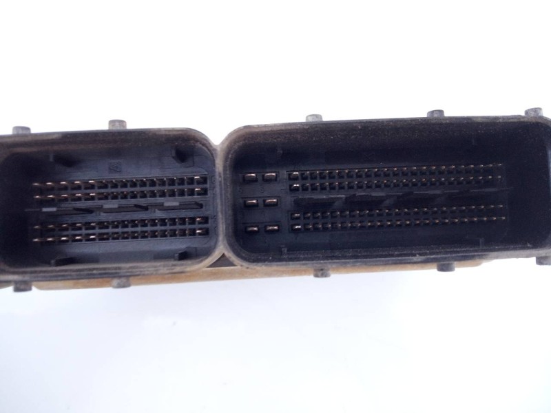 Recambio de centralita motor uce para opel astra h berlina cosmo referencia OEM IAM 0281011380 12992628 E3-A4-6-3