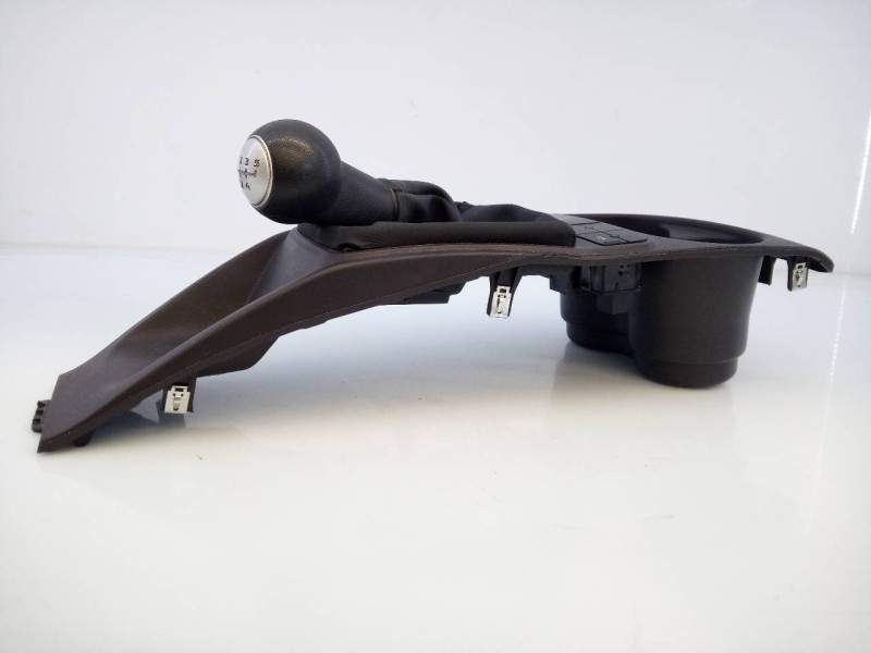 Recambio de guarnecidos palanca cambio para seat ibiza sc (6j1) reference referencia OEM IAM 6J0858331  E2-A4-8-2