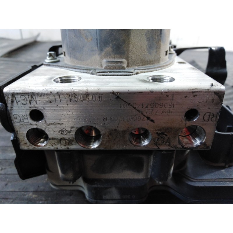 Recambio de abs para renault captur zen referencia OEM IAM 4784005541RB 476601203R P3-A8-5-4