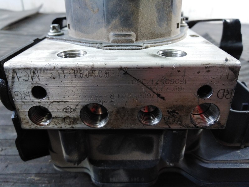 Recambio de abs para renault captur zen referencia OEM IAM 4784005541RB 476601203R P3-A8-5-4