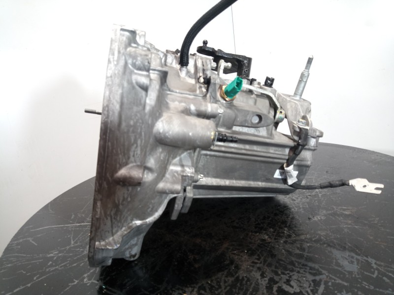 Recambio de caja cambios para dacia sandero iii stepaway referencia OEM IAM JT4004  M1-B3-162