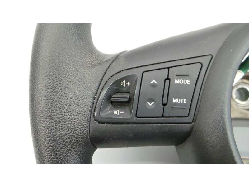 Recambio de volante para kia soul drive referencia OEM IAM   E2-B5-60-1