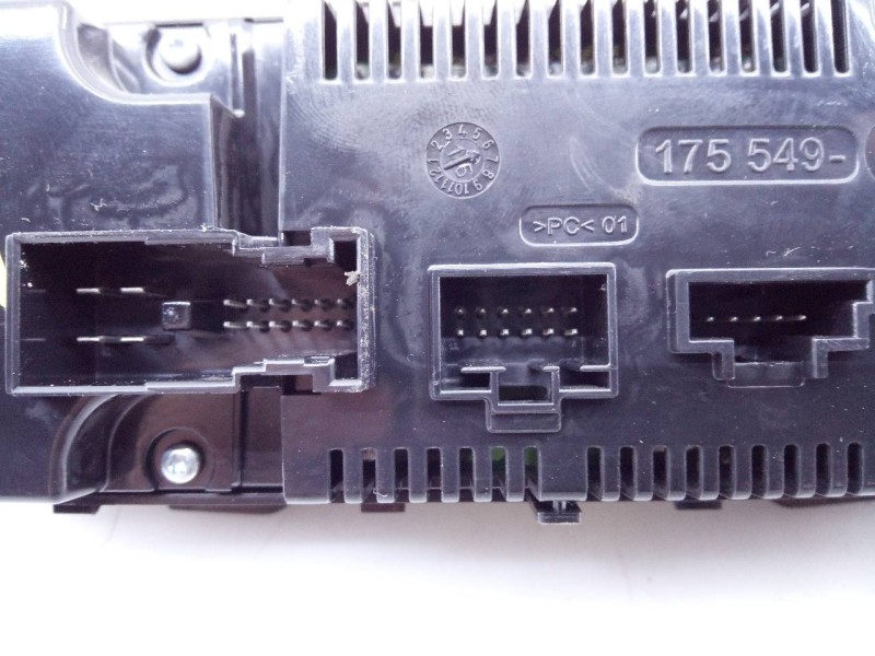 Recambio de mando climatizador para mercedes-benz clase gla (w156) gla 220 cdi 4-matic (156.905) referencia OEM IAM A2469008415 