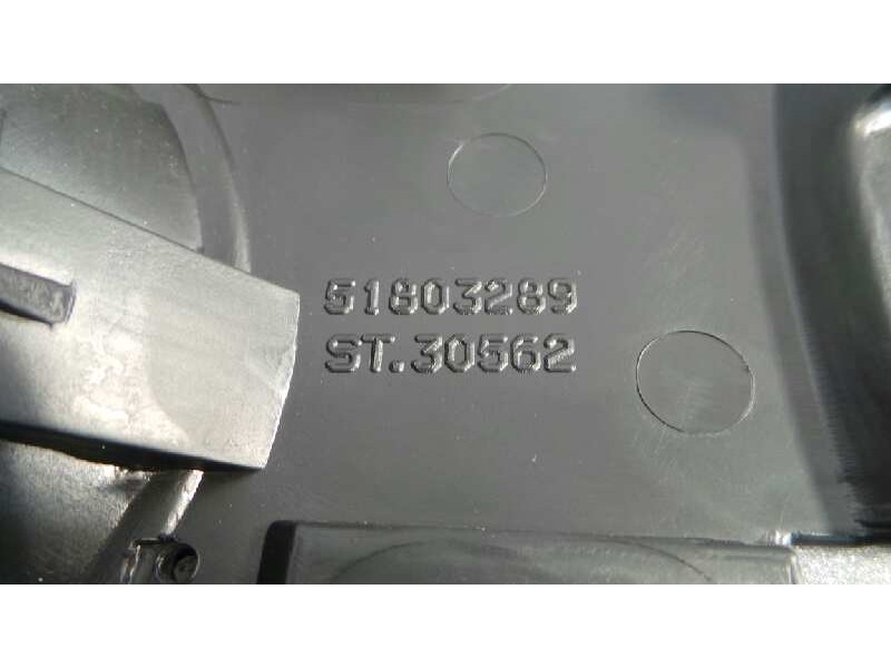 Recambio de salpicadero para fiat nuova 500 (150) lounge referencia OEM IAM 51803289  E2-B2-4-2