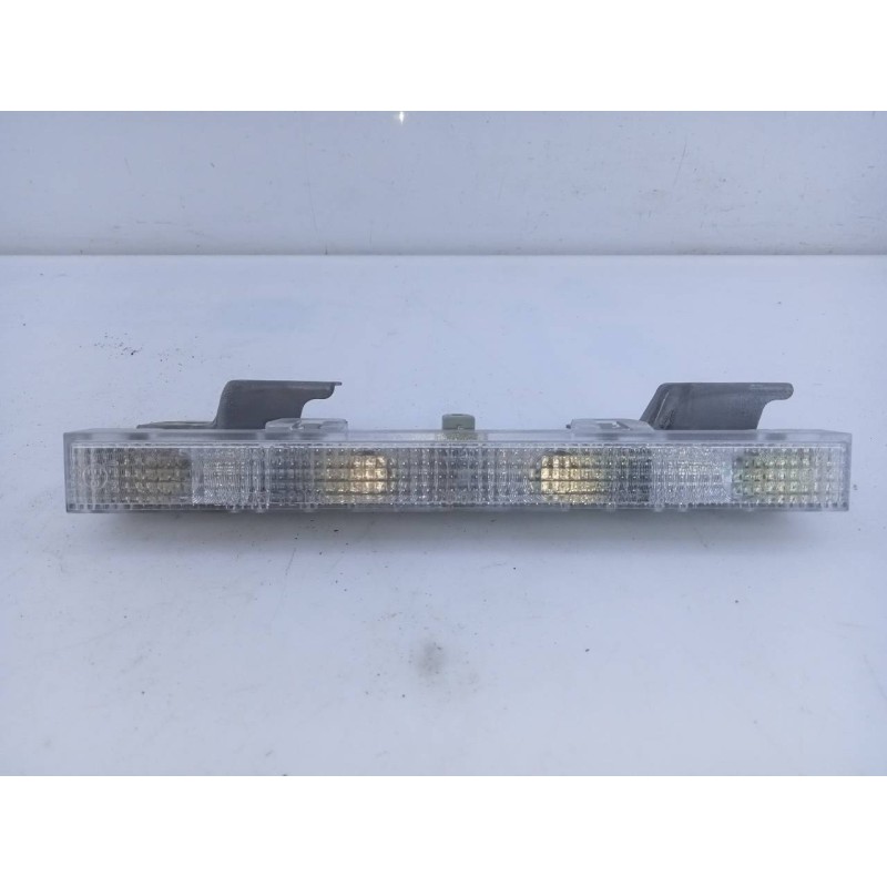 Recambio de luz central de freno para toyota auris hybrid advance referencia OEM IAM   E2-B4-54-1