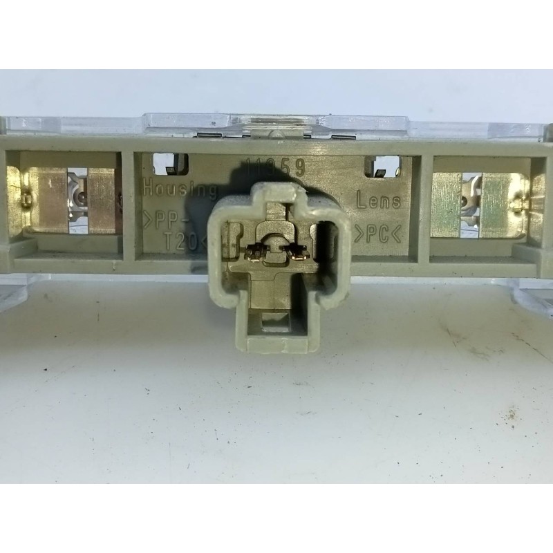 Recambio de luz central de freno para toyota auris hybrid advance referencia OEM IAM   E2-B4-54-1