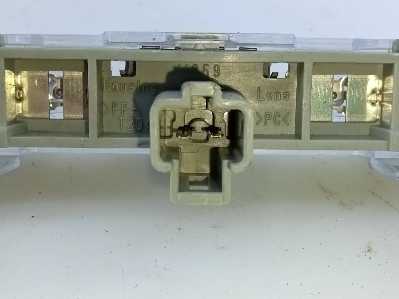 Recambio de luz central de freno para toyota auris hybrid advance referencia OEM IAM   E2-B4-54-1