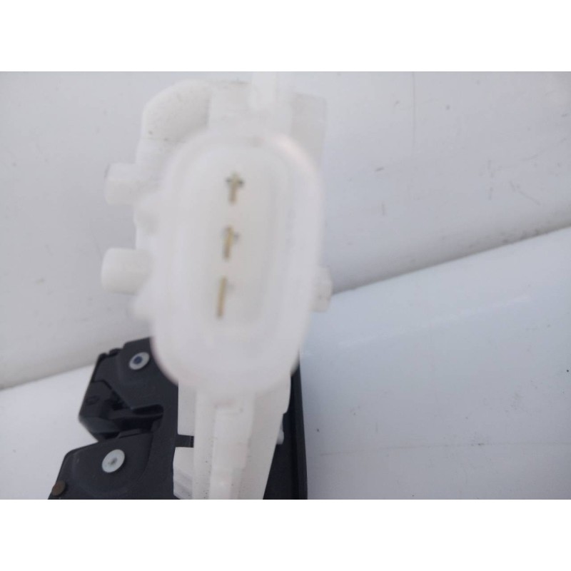 Recambio de cerradura maletero / porton para toyota yaris hybrid active referencia OEM IAM SINREF.  E2-B4-55-1