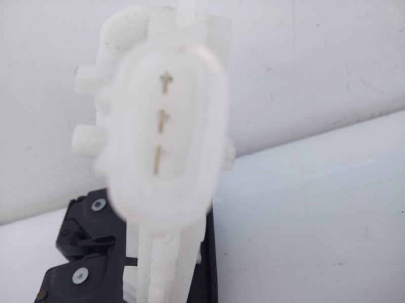 Recambio de cerradura maletero / porton para toyota yaris hybrid active referencia OEM IAM SINREF.  E2-B4-55-1