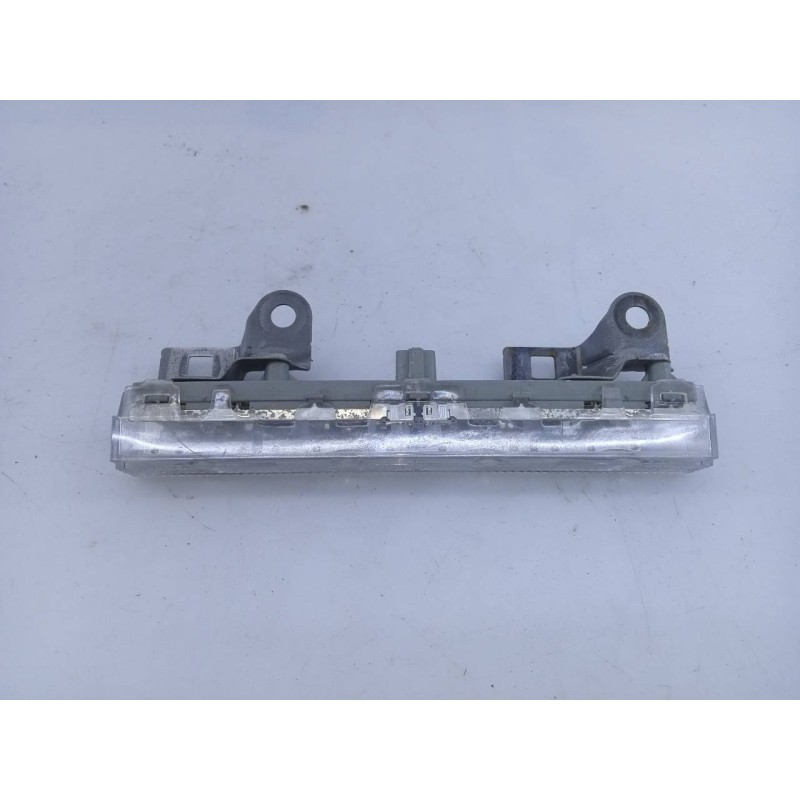 Recambio de luz central de freno para toyota auris hybrid advance referencia OEM IAM   E2-B4-54-1