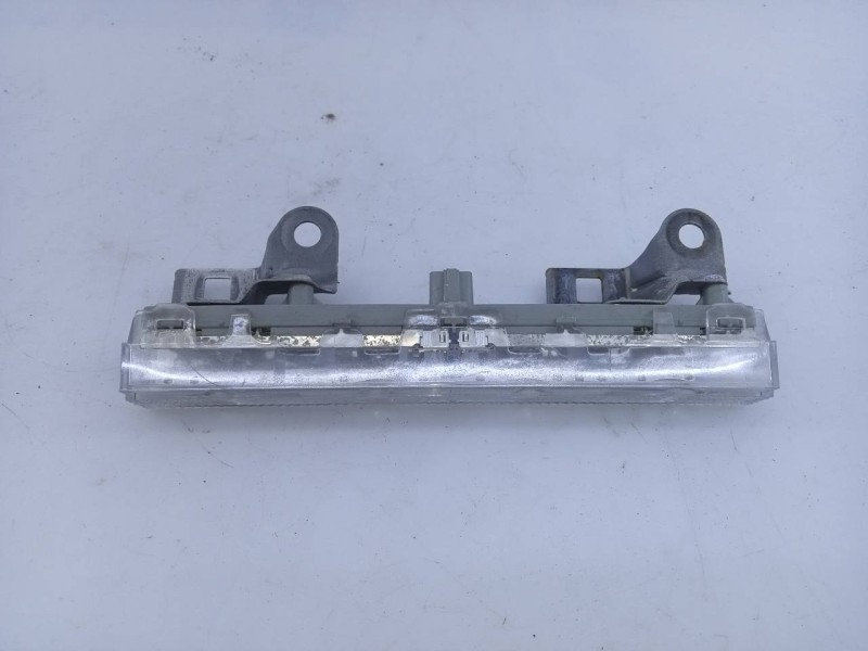 Recambio de luz central de freno para toyota auris hybrid advance referencia OEM IAM   E2-B4-54-1