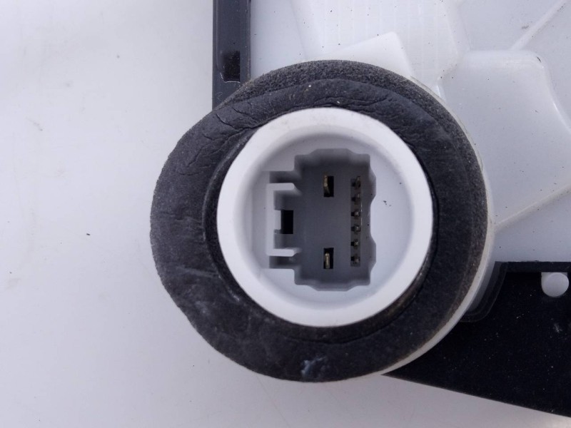 Recambio de cerradura puerta delantera izquierda para toyota yaris hybrid active referencia OEM IAM T4311140  E2-B4-45-1