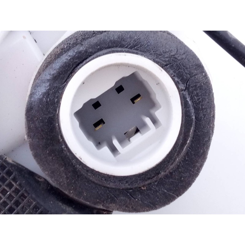 Recambio de cerradura puerta trasera derecha para toyota yaris hybrid active referencia OEM IAM   E2-B4-45-1