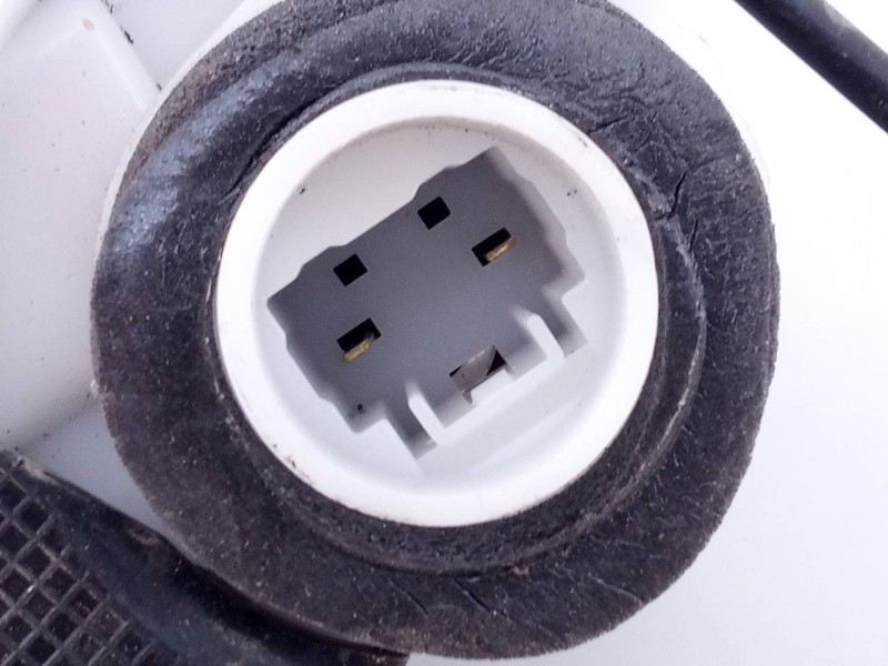 Recambio de cerradura puerta trasera derecha para toyota yaris hybrid active referencia OEM IAM   E2-B4-45-1