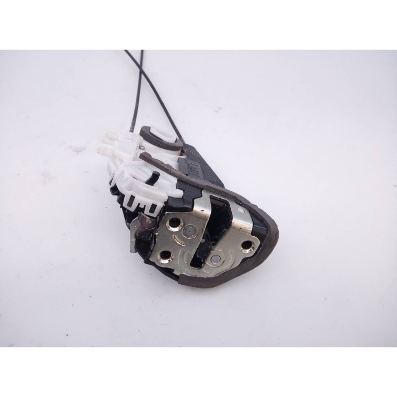 Recambio de cerradura puerta trasera derecha para toyota yaris hybrid active referencia OEM IAM   E2-B4-45-1