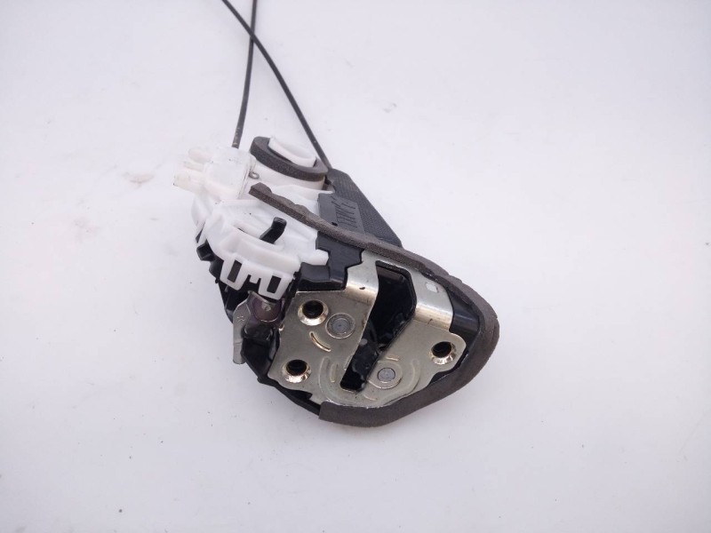 Recambio de cerradura puerta trasera derecha para toyota yaris hybrid active referencia OEM IAM   E2-B4-45-1