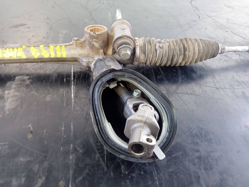 Recambio de cremallera direccion para toyota yaris hybrid active referencia OEM IAM   P1-B8-12