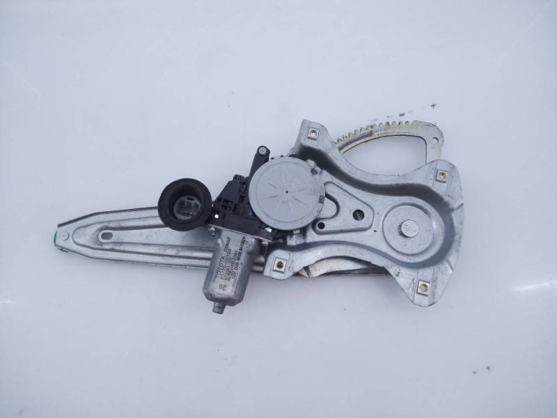 Recambio de elevalunas trasero derecho para toyota yaris hybrid active referencia OEM IAM 857200D120 973581101 E2-B4-50-2