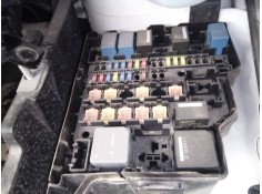 CAJA RELES / FUSIBLES 