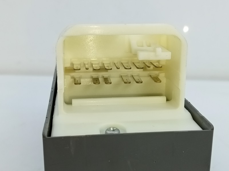 Recambio de mando elevalunas delantero izquierdo para toyota yaris hybrid active referencia OEM IAM   E3-B2-18-4