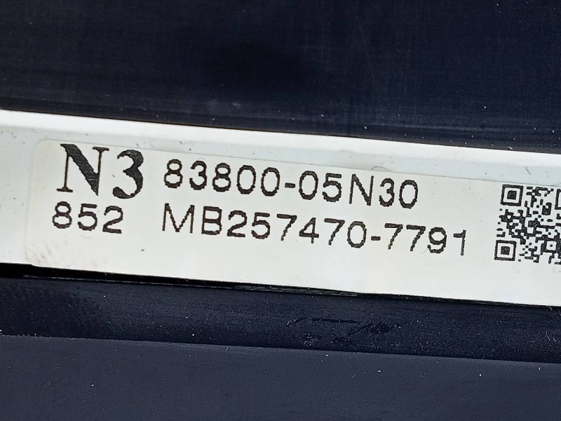 Recambio de cuadro instrumentos para toyota avensis (t27) advance referencia OEM IAM 8380005N30 MB2574707791 E3-B2-4-1