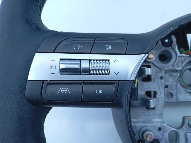 Recambio de volante para hyundai kona 2 1.0 tgdi referencia OEM IAM   